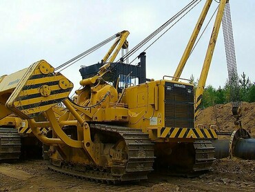 Komatsu D355C