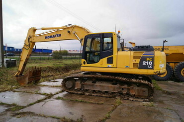 Komatsu 210