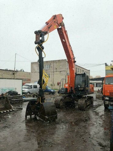 Hitachi ZX225