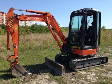 HITACHI