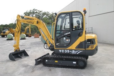 YUCHAI YC35-8