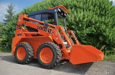 Locust 752