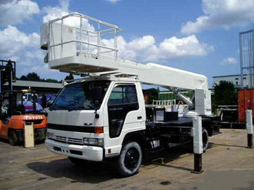 MITSUBISHI CANTER